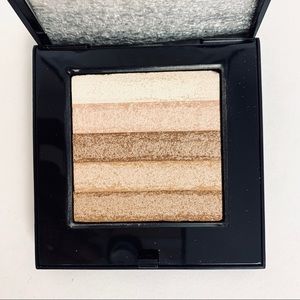 Bobby Brown shimmer break in the shade beige